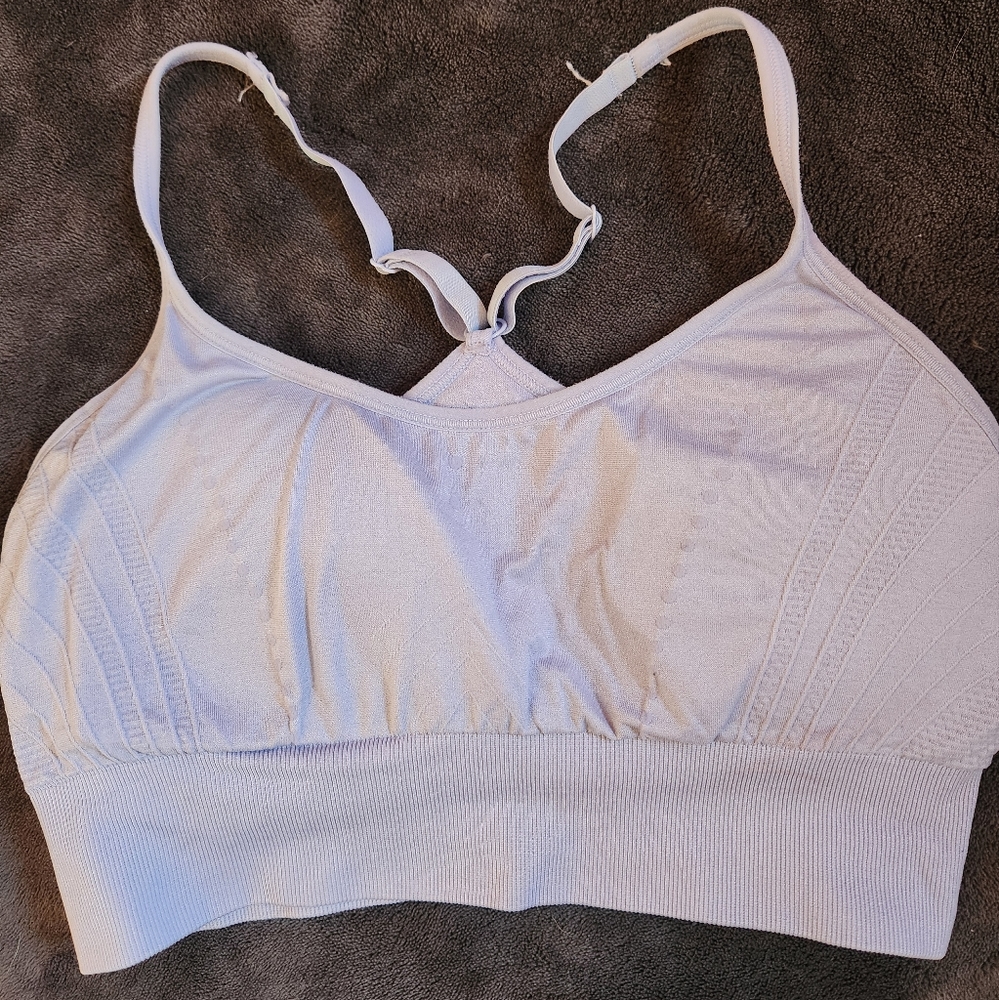 Lavender sports bra with removable padding Size M